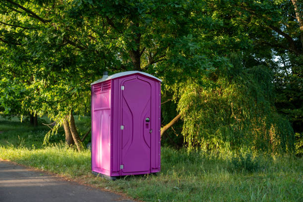 Porta potty delivery and setup in Chico, TX